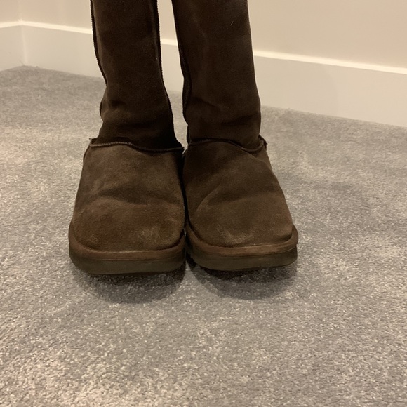 Uggs classic tall brown boot - Picture 4 of 9